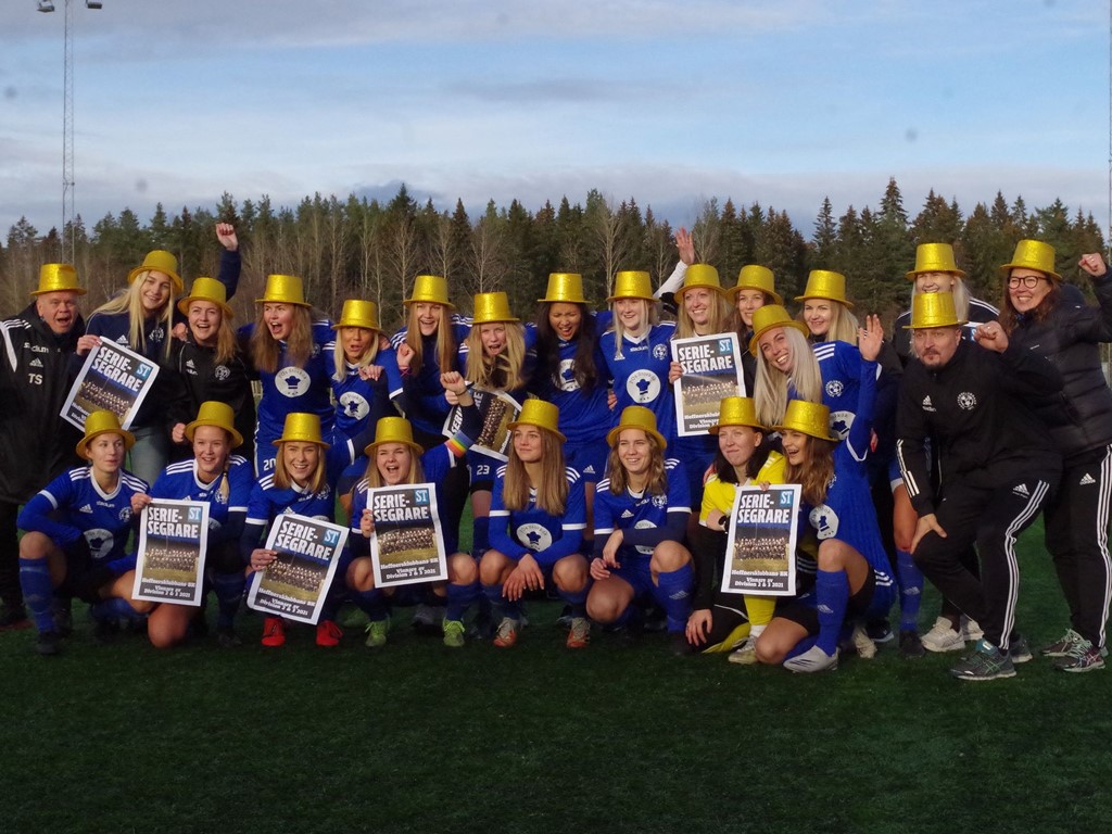 Heffnersklubban vann tvåan 2021 och har sedan årets därpå tillhört division 1 och gör 2025 sin fjärde raka säsong i ettan. Foto: Pia Skogman, Lokalfotbollen.nu.