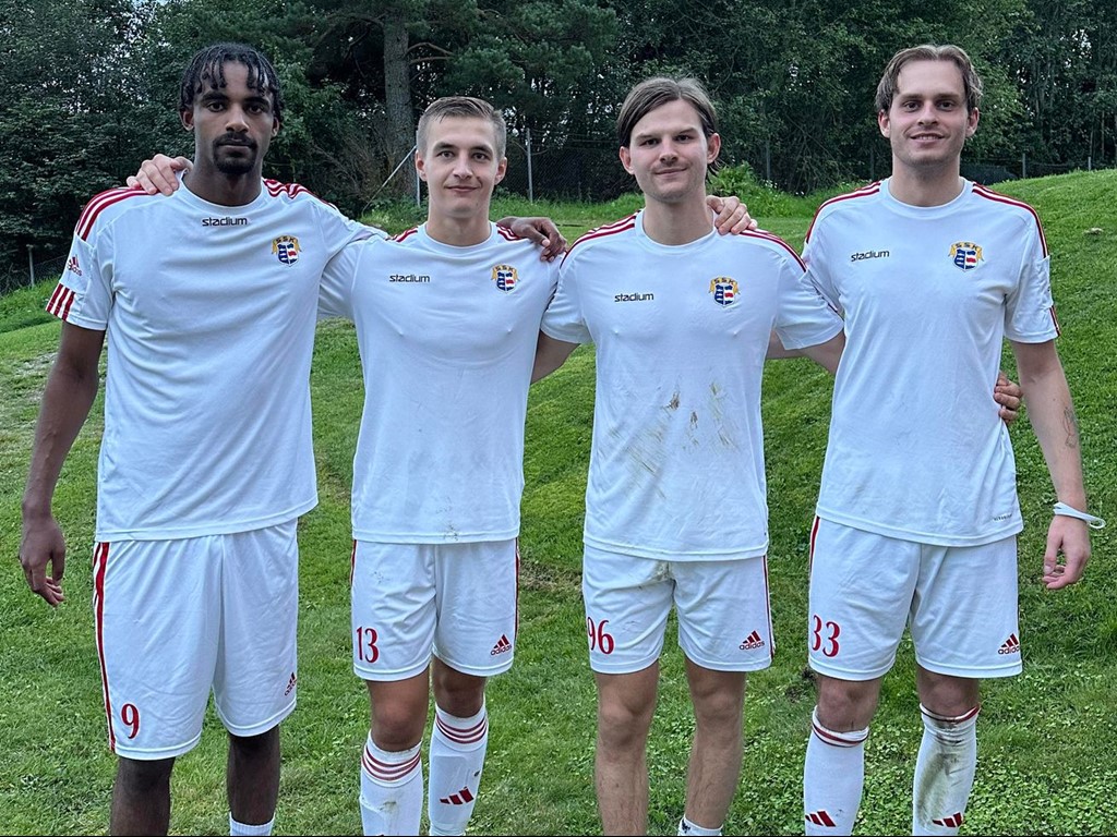 Selångers målgörare i 6-1-vinsten över Alnö, fr v Senay Haile Gaim, Lukas Lindbäck, Sebastian Koivisto Persson och hattrickskytten Karl-William Svedin. Foto Jesper Hellström.