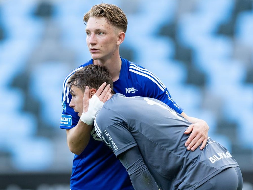 Två av GIF Sundsvalls försvarshjältar i 0-0-matchen borta mot serieledarna Landskrona BoIS. Målvakten Jonas Olsson och för kvällen mittbacken Hugo Aviander. Foto: Michael Erichsen, Bildbyrån