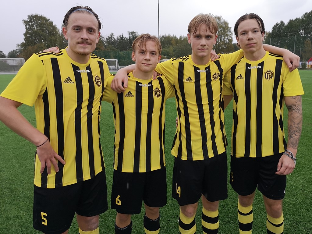 Kubens fyra målgörare i derbyt mot Matfors, fr v Fredrik Thelander, Leopold Silfer, Carl Axelsson och Sebastian Bergman. Foto: Roger Norrman.