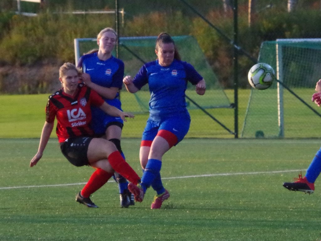 Söråkerspelarna får vänta ytterligare ett tag på att lossa stora kanonen. Arkivfoto: Lokalfotbollen.nu.