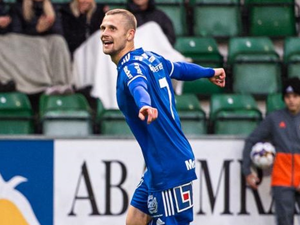 Erik Andersson kvitterade Gefles ledning på straff i den andra halvleken när Giffarna spelade 1-1 i årspremiären. Arkivfoto: Nils Jakobsson, Bildbyrån