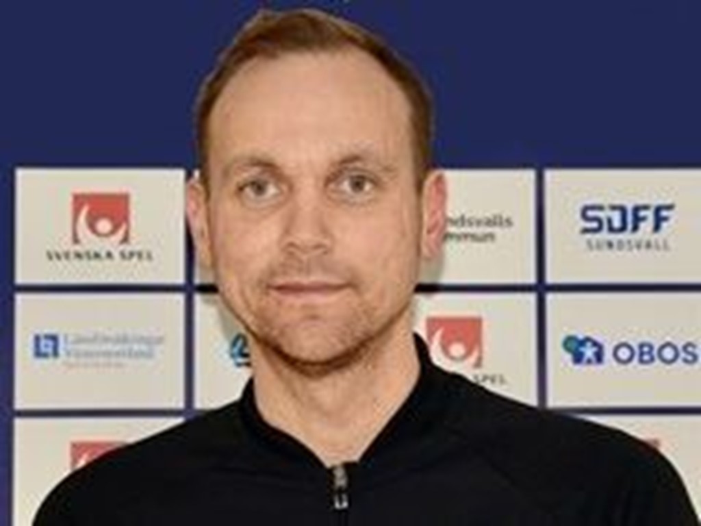 SDFF-tränaren Mikael Melin Bhy, i en match till.