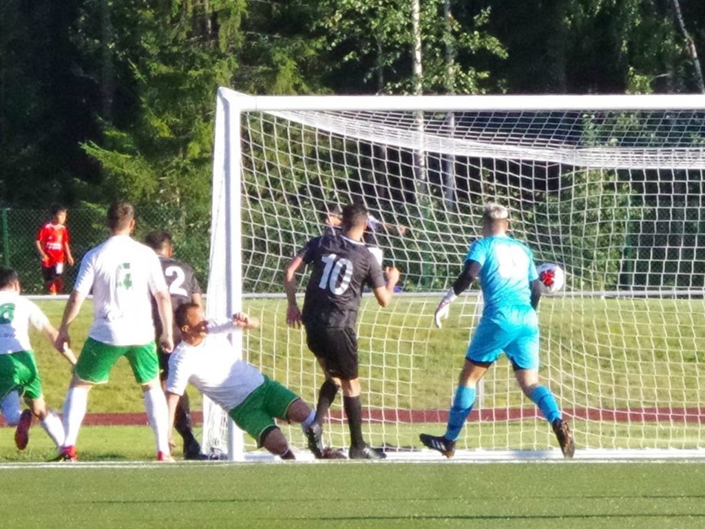 Salman Alizaden Nickar In 1 0 i segermatchen mot FC Norr United hemma på Ånge IP. Foto: Pia Skogman, Lokalfotbollen.nu.