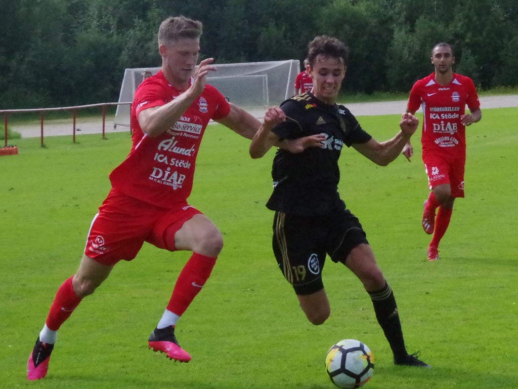 Stöde lägger ner sitt herrlag. För bara ett par år sedan härjade klubben i division 2 med spelare som bland annat målskytten Oskar Nordlund, Arkivfoto: Pia Skogman, Lokalfotbollen.nu..