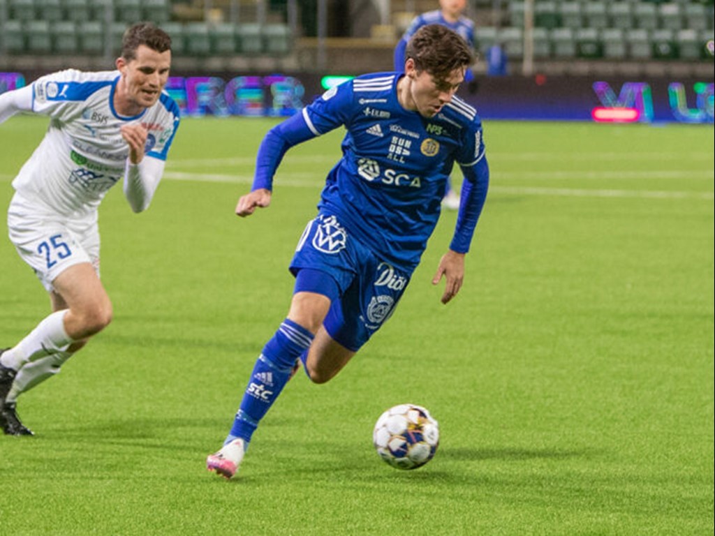 Vi får se om talangen Alexander Larsson får fler chanser i Superettan än han fick i årets Allsvenska? Foto: gifsundsvall.se
