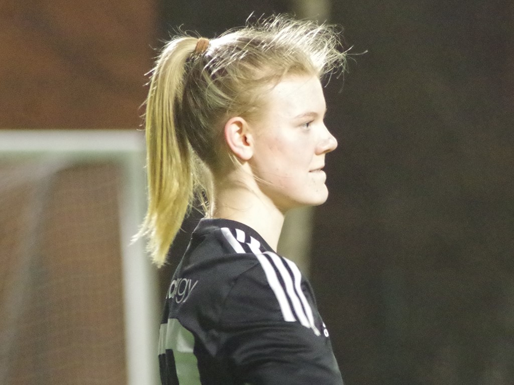 Frida i profil. Foto: Pia Skogman, Lokalfotbollen.nu.