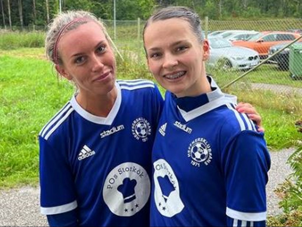 Amanda Sevefjord satte Heffnersklubbans 3-3-mål medan Hanna Ekdahl satte de två övriga när laget kryssade mot Storfors i regnet. Foto: Heffnersklubbans Instagram.