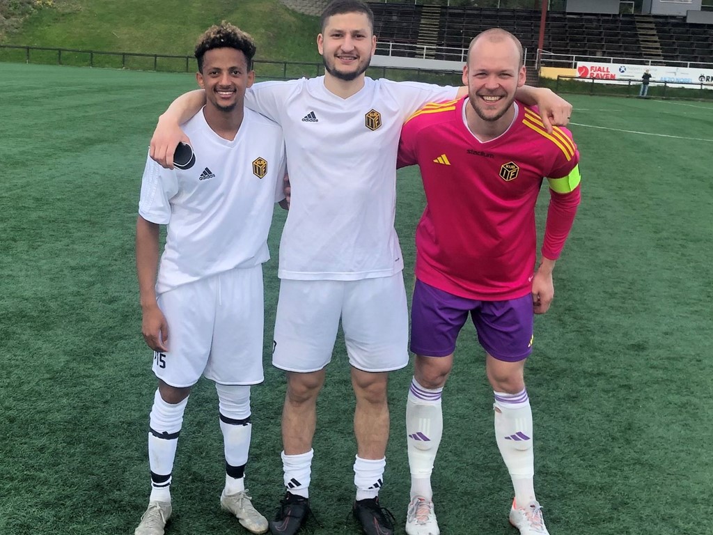 Målskyttarna mot FV Akademi, fr v Kbrom Brhane (2), Ali Mahmoud och målvaktsnollan Jack Eriksson. Foto: Kuben
