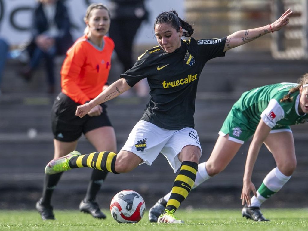 SDFF var på väg mot seger över serieledarna. Då utjämnade Michelle Rojas Flores mot sin förra klubb. Arkivfoto: Fredrik Aremyr, Bildbyrån.