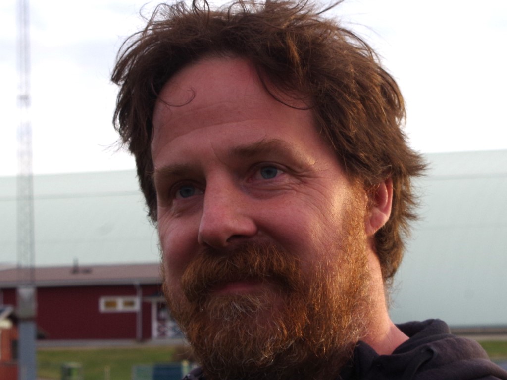Ljungas mittback Björn Östggård sträckte sig efter 37 minuters spel. Då stod det bara 0-1... Foto: Pia Skogman, Lokalfotbollen.nu.