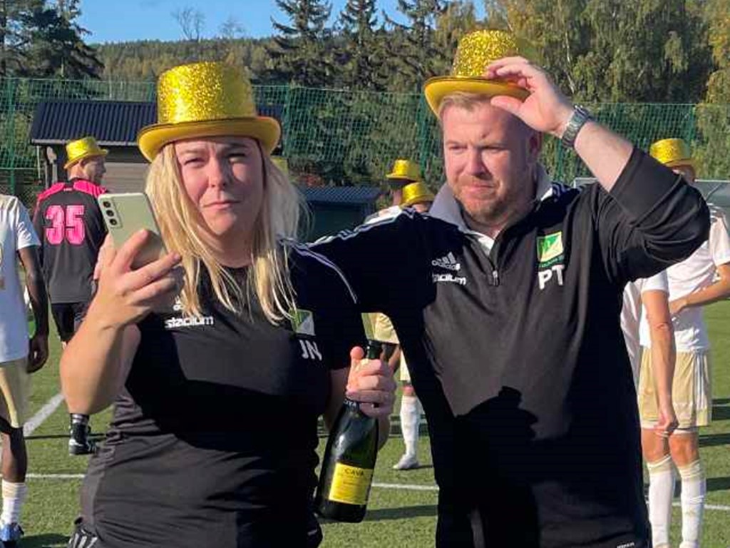 Sportbladet tippar att Luckstas tränarduo Jenny Nilsson och Paul Thompson kommer att lotsa in laget på säkert vatten i sin debutsäsong i division 2. Foto: Pia Skogman, Lokalfotbollen efter att seriesegern i trean ifjol höst var sökrad.